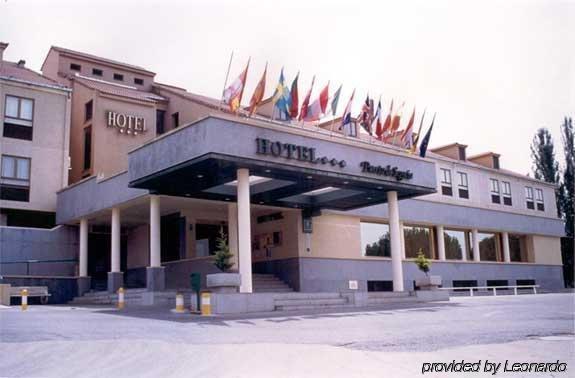 ปวยร์ตา เด เซโกเบีย Hotel ลา ลาสตริญา ภายนอก รูปภาพ